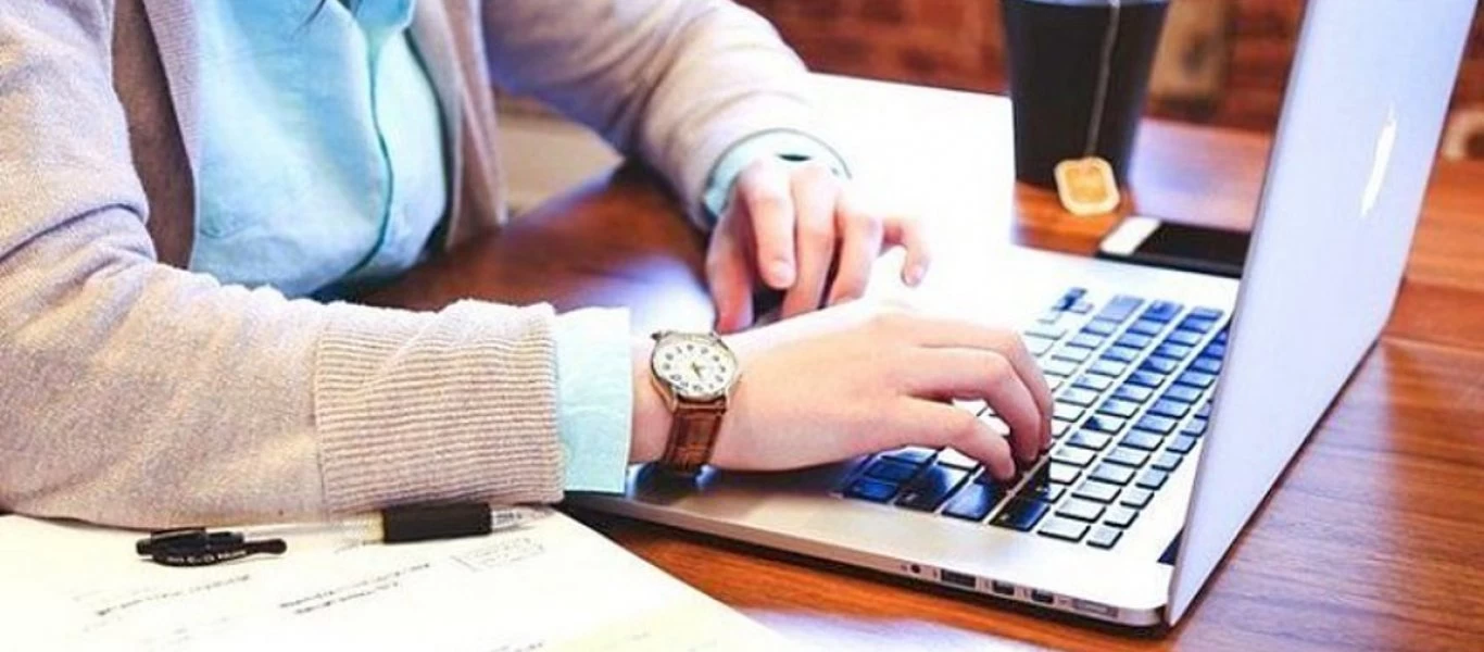 Αναστολές Ιανουαρίου: Παράταση για τις αιτήσεις - Ποτέ υποβάλλονται από επιχειρήσεις και εργαζόμενους